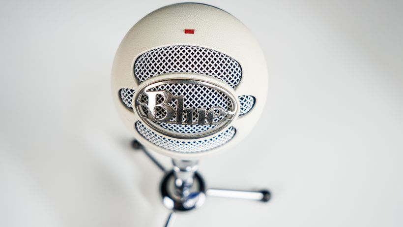Photo of Blue Snowball Classic White