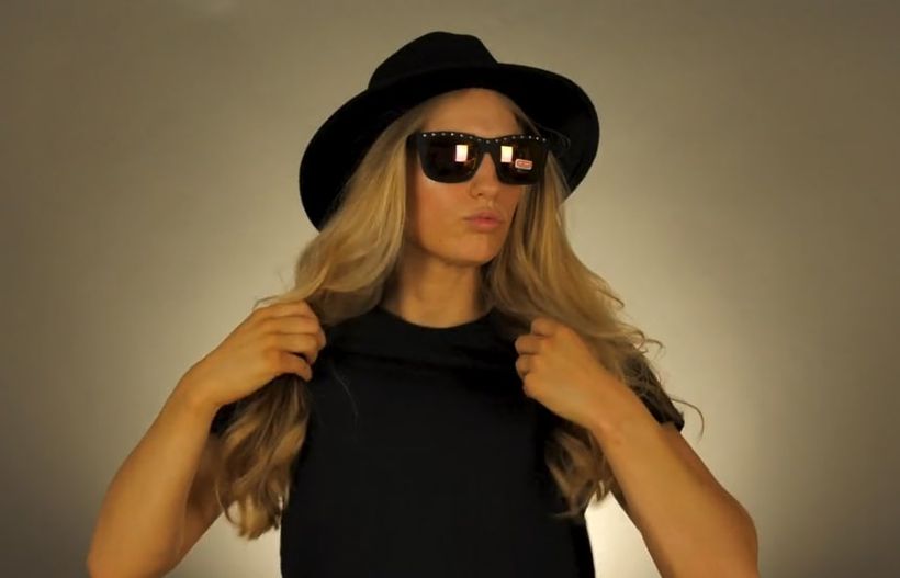 girl-with-hat-sunglasses