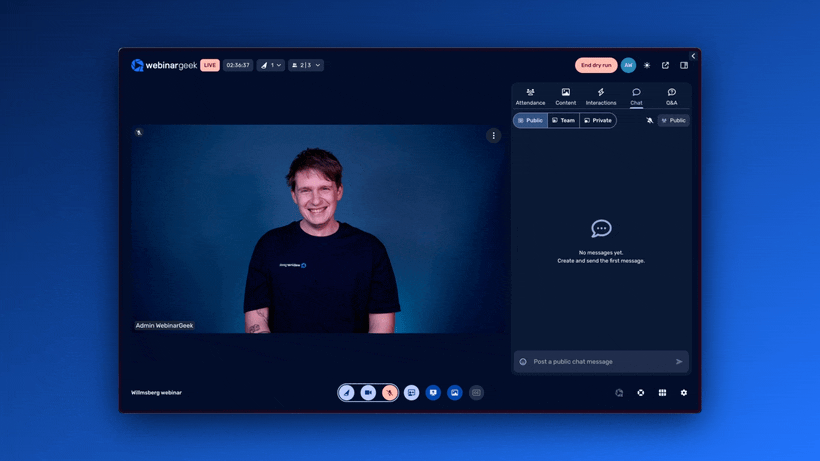 gif showing the Q&A chat in WebinarGeek being moderated