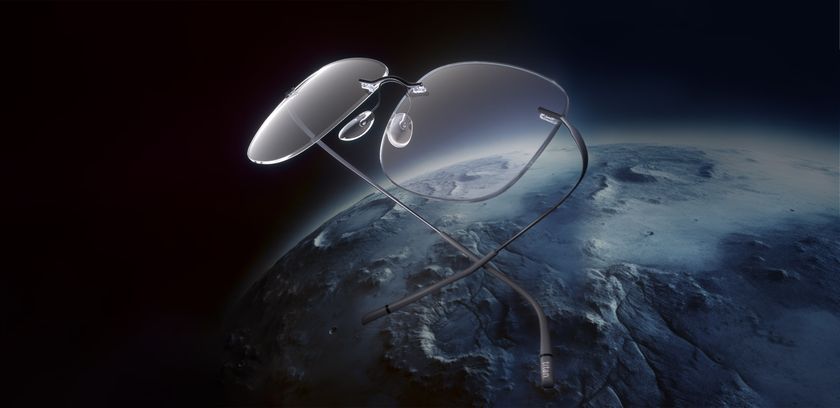 Titan Minimal Art flottant dans l'espace