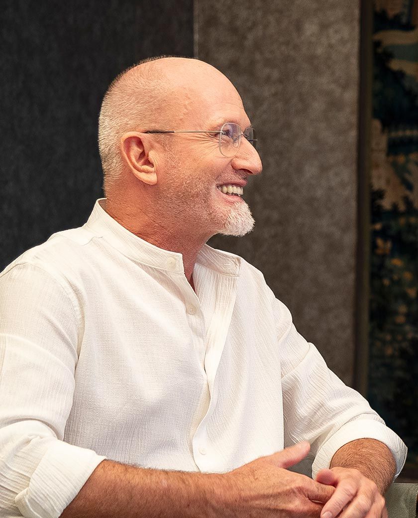 Michael Schmied, CMO und Teil der Gründerfamilie, und Titan Minimal Art Designer Gerhard Fuchs