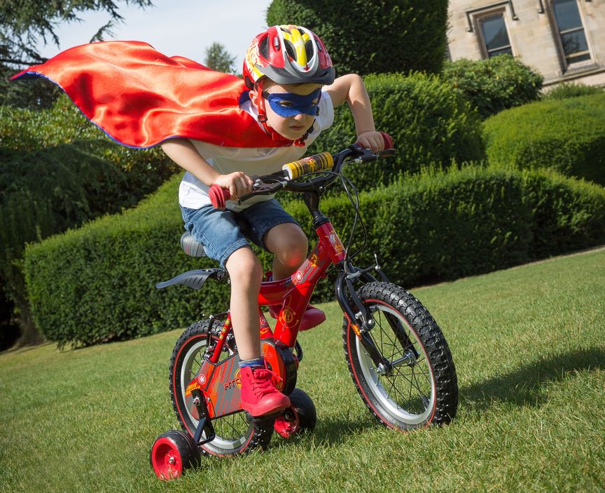 when should child ride bike without stabilisers