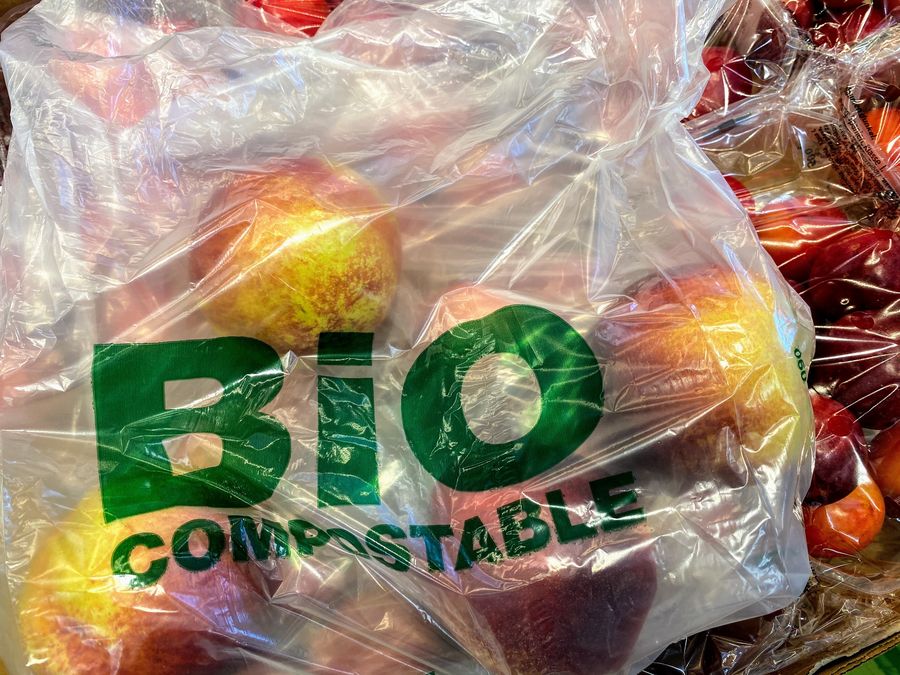 Daarom zijn bio-afbreekbare plastics niet te composteren