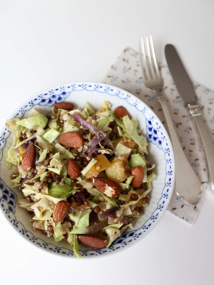 Salat med quinoa, grønne linser og squash
