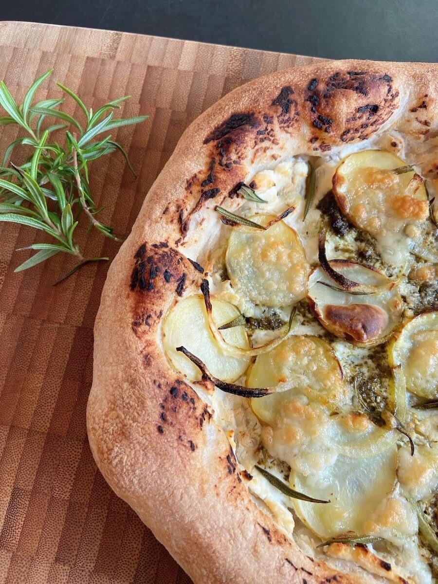 Pizza med kartoffel og rosmarin | Vegetar