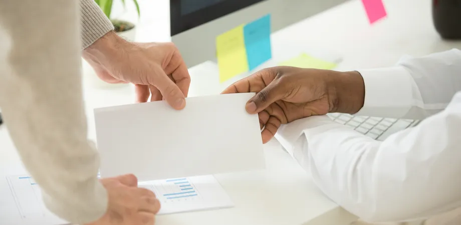 remise en mains propre dépôt garantie
