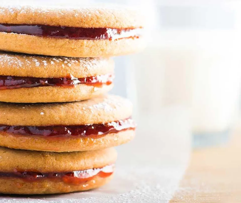Photo of Easy Peanut Butter and Jelly Sandwich Cookies 