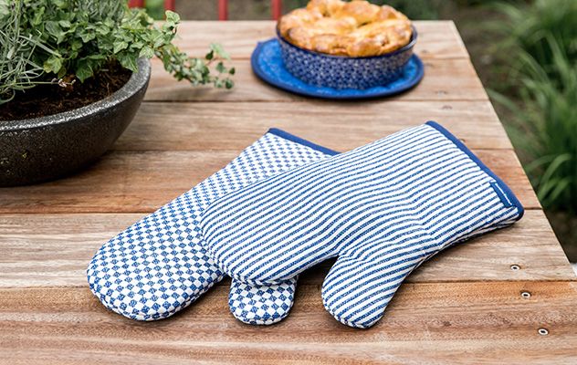 Blauwe haai ovenwanten en pannenlappen set 2 stuks hittebestendige ovenhandschoenen hete pads siliconen keukenwanten pannenlappen voor koken bakken grillen Blauwe haai ovenwanten en pannenlappen set 2 stuks hittebestendige ovenhandschoenen hete pads siliconen keukenwanten pannenlappen voor koken bakken grillen