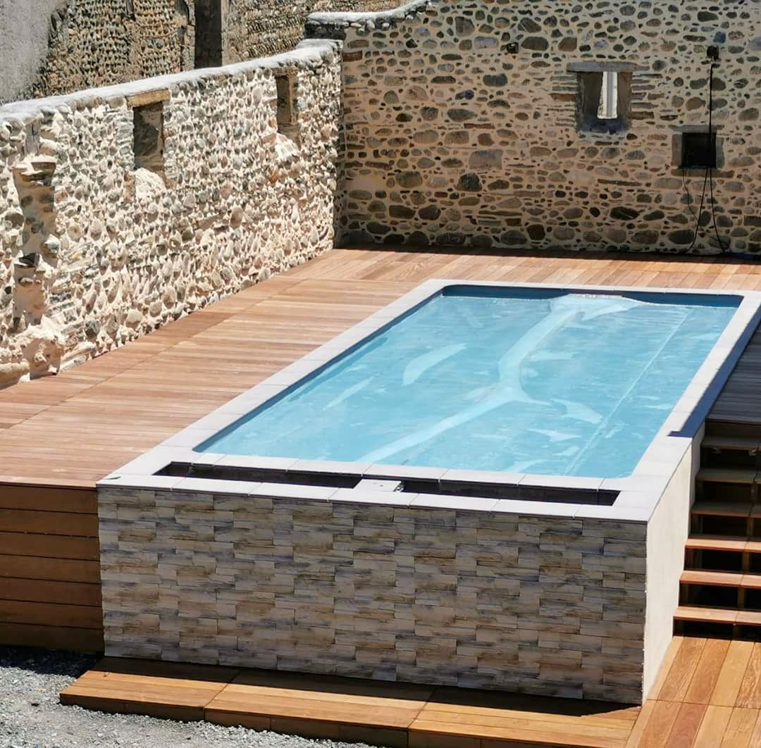 picture of the courtyard pool with the Endless Pools Fastlane current system at Peyo et Foodie bed and breakfast