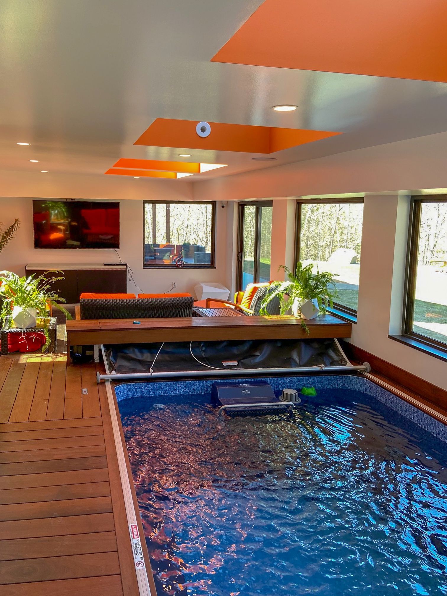 picture of an Endless Pools Original model in a Wisconsin sunroom