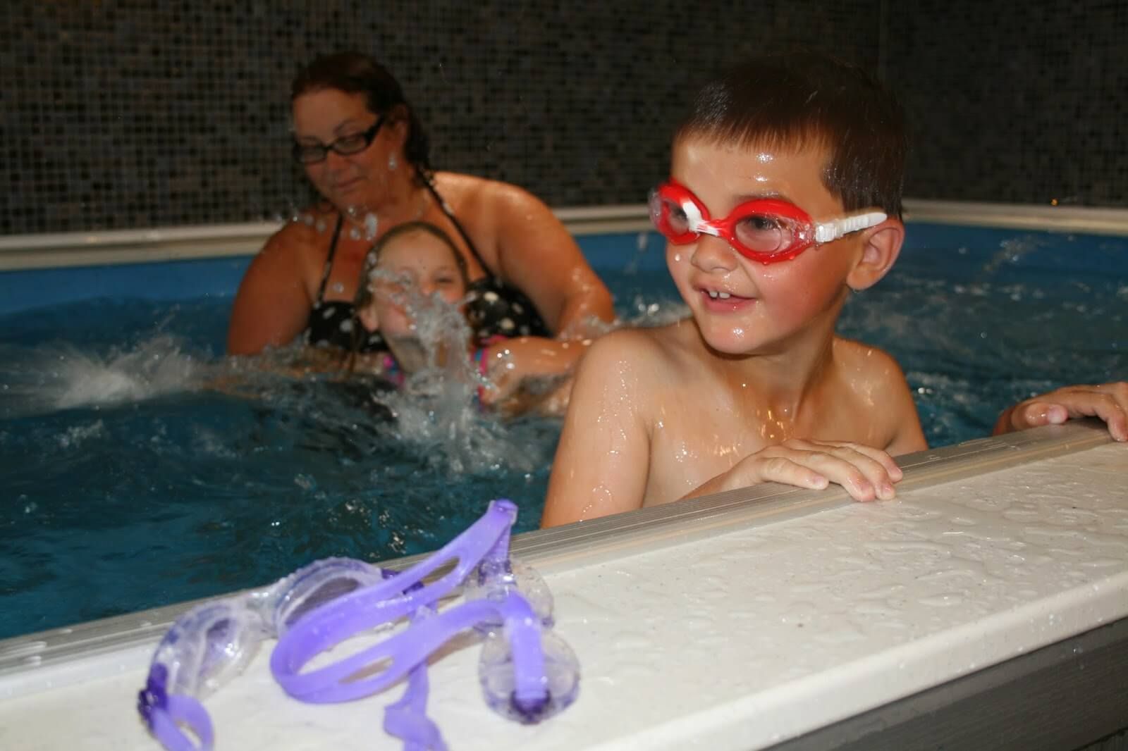 picture of family fun in the Endless Pool at the Cornwall Pools Swimathon