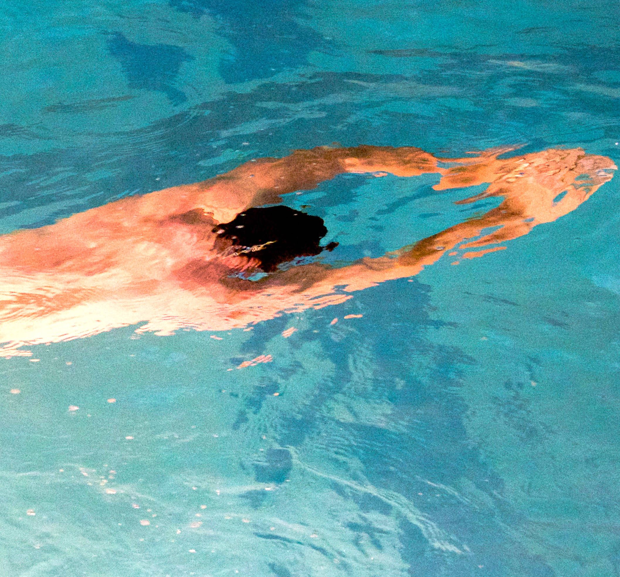 picture of man swimming in Endless Pools Original pool