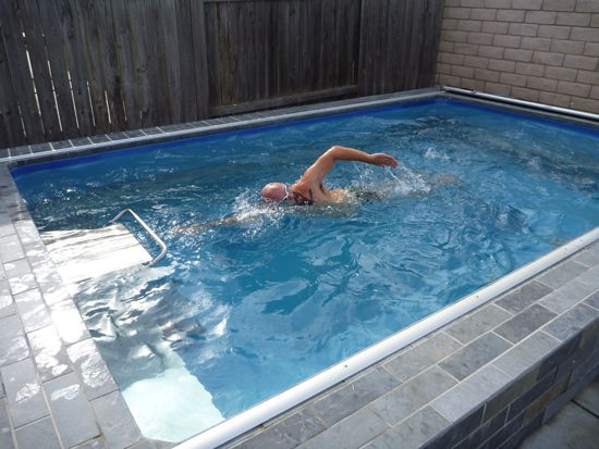Open water swimming blogger Rob D. takes a test swim in an Endless Pools swimming machine