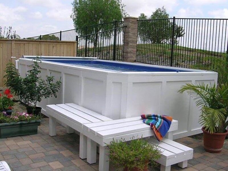picture of a fully aboveground Endless Pools Original model