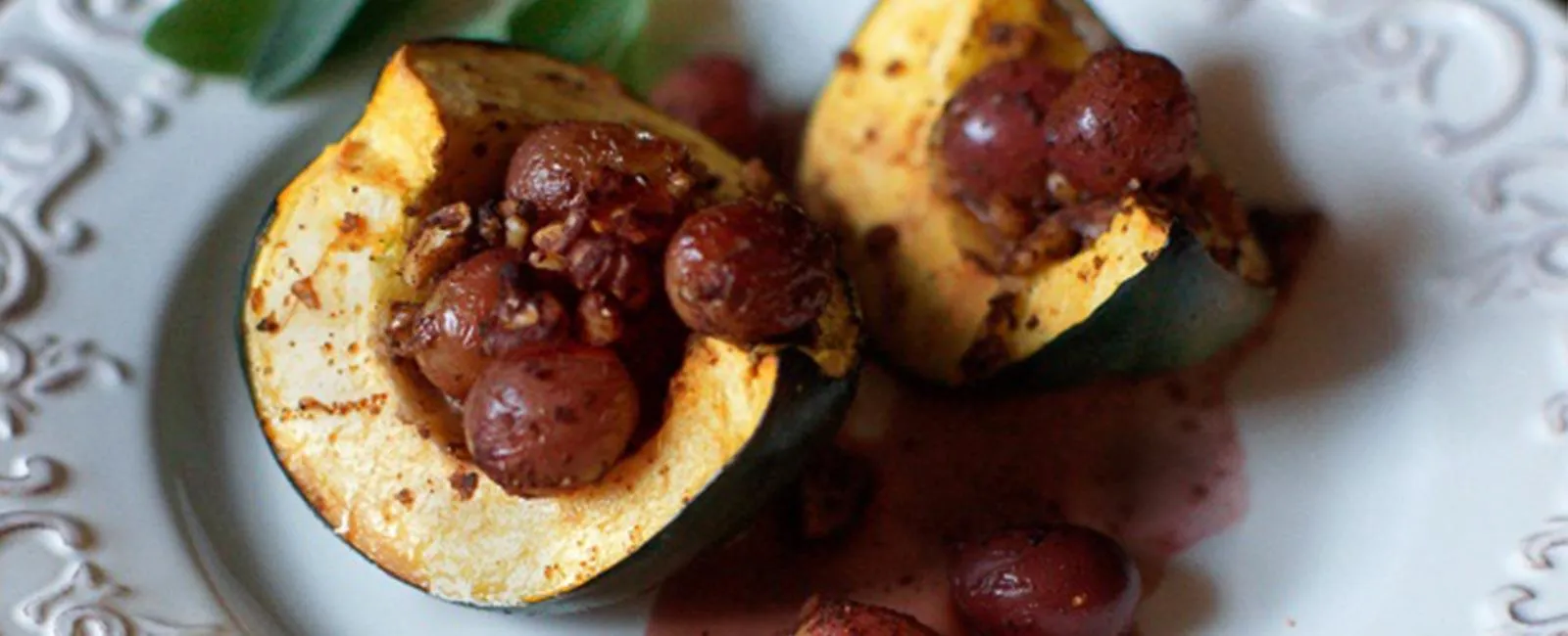 Roasted Acorn Squash and Grapes with Walnuts 