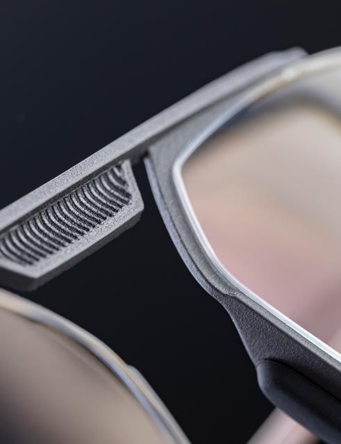 Modello La Futuriste che fluttua nell'aria