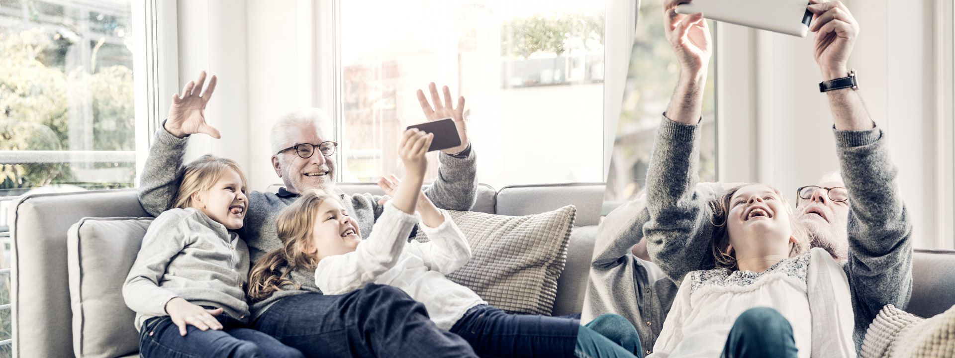 Großvater Enkel Couch