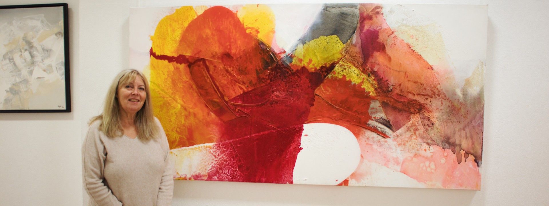 Linzer Künstlerin bringt Farbe in den Standort Steingasse 4