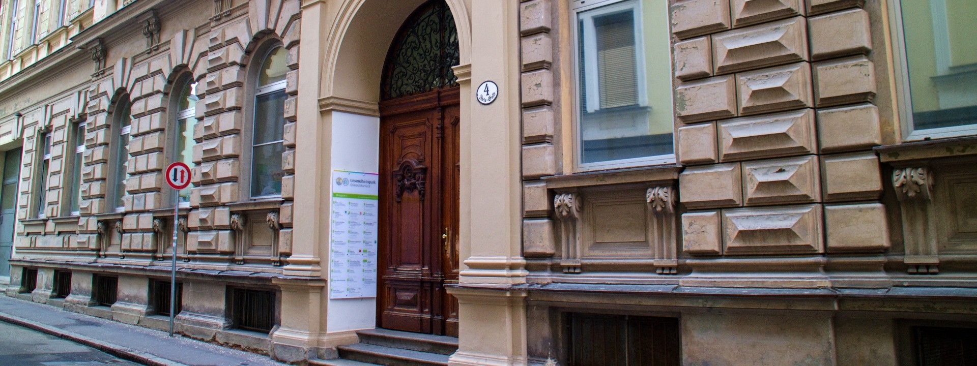 Die Steingasse 4 wird 4 