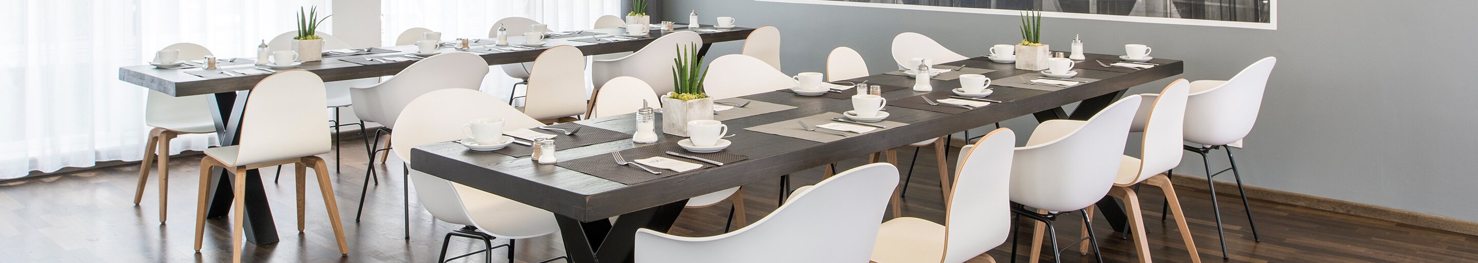 Indoor Modulare Stuhlsysteme für Gastronomie, Hotellerie, Konferenz oder Kantine