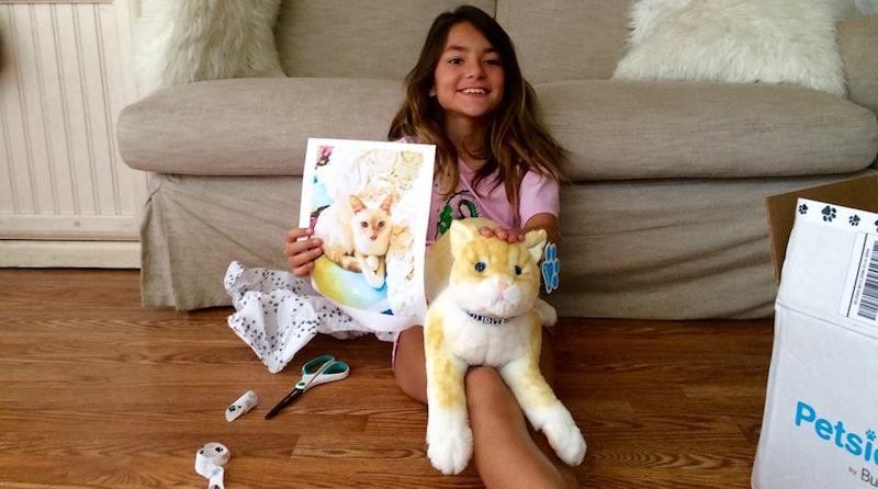 kids grieve the loss of a pet with a stuffed animal